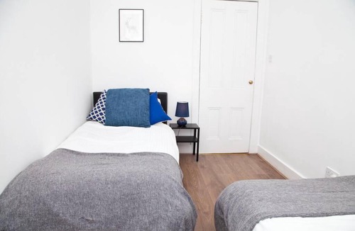 Helensburgh Apartment | Snug - Logie Baird Apartment