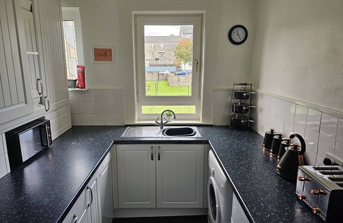 Helensburgh Apartment | Snug - Meadhan Apartment