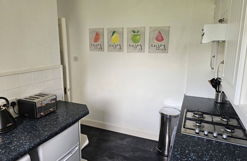 Helensburgh Apartment | Snug - Meadhan Apartment