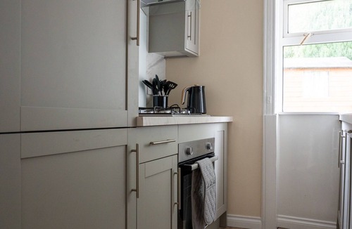 King's Park Apartment | Snug Modern Apartment in Glasgow