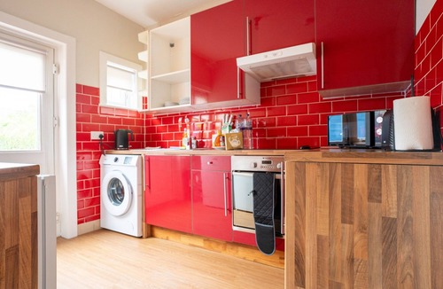 Rosyth House | Snug Modern Home in Dunfermline