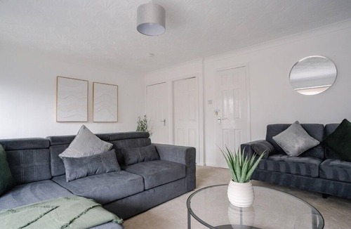 West Calder House | Snug Modern Home in West Calder