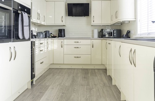 Airdrie House | Snug Modern Home in Airdrie