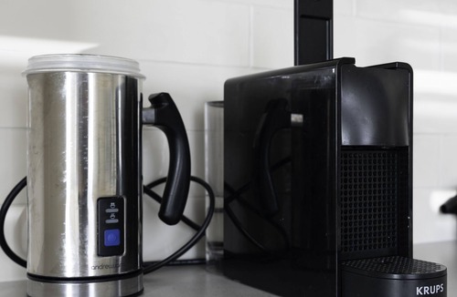 Airdrie House | Snug Modern Home in Airdrie