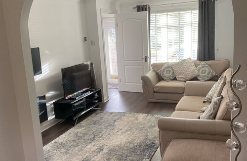 Airdrie House | Snug Modern Home in Airdrie