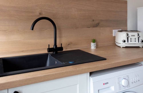 Airth House | Snug Modern Home in Airth