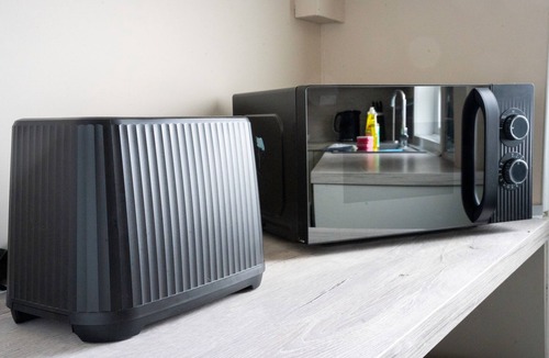 Bathgate House | Snug Modern Home in Bathgate