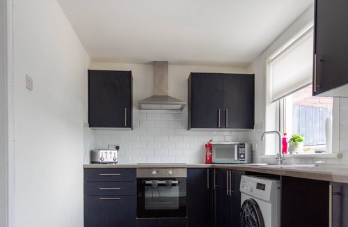 Blantyre House | Snug Modern Home in Blantyre