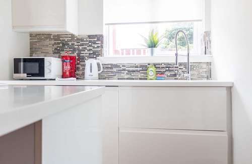 Uphall House | Snug Modern Home in Livingston