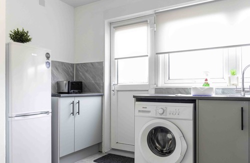 Livingston House | Snug Modern Home in Livingston