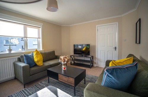 Livingston House | Snug Modern Home in Livingston