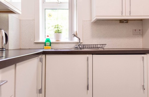 Glasgow House | Snug Modern Home in Glasgow