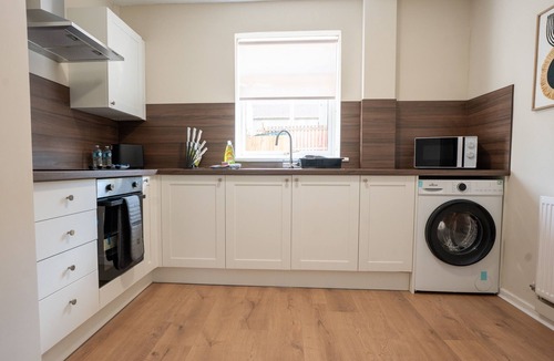 Hamilton House | Snug Modern Home in Hamilton