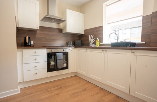 Hamilton House | Snug Modern Home in Hamilton