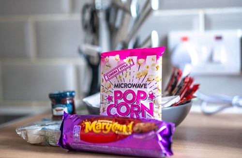 Whitburn House | Snug Modern Home in Whitburn