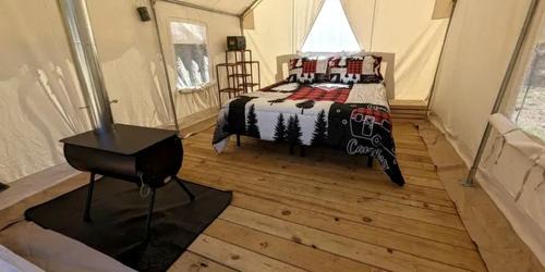 Vanderpool House | Snug Safari Tent for Glamping Getaways to Texas Hill Country