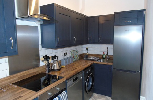 Helensburgh Apartment | Snug - Sealladh Mara Apartment