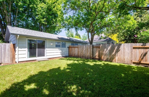 Market District Condo | Snug Spot 68 - Close To Downtown & Autzen 1 Bedroom Studio