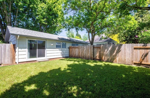 Market District Apartment | Snug Spot 68: Cozy 1-Bedroom Retreat near Downtown Eugene & Autzen!
