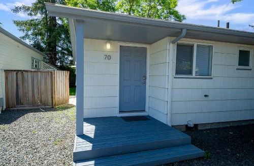 Market District Apartment | Snug Spot 70 - Close to Downtown & Autzen studio