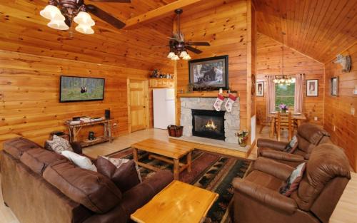 Gatlinburg Villa | Snuggly Bear Cabin