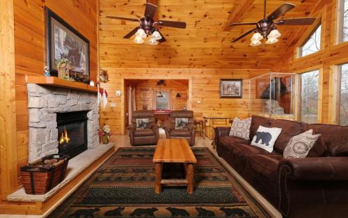 Gatlinburg Villa | Snuggly Bear Cabin