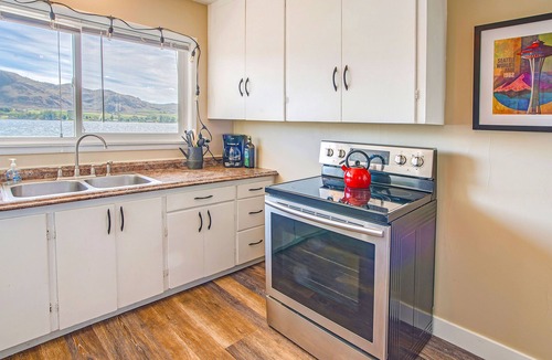 Oroville House | So close to the water!