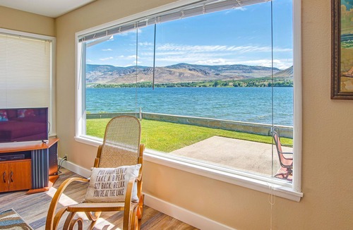 Oroville House | So close to the water!