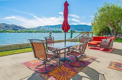 Oroville House | So close to the water!