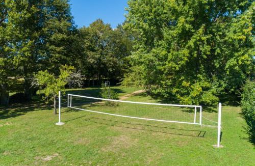 Feins-en-Gatinais Villa | So Villa Bergerie 45 - Heated pool - Soccer - Jacuzzi - 1h30 from Paris - 30 beds