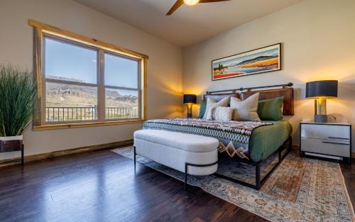 Wapiti House | Soak in Panoramic Views Wapiti Cabin, Dogs OK