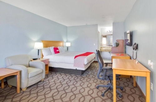 Ingleside Hotel | Soak in Sun by USS Lexington, Outdoor Pool, King Bed & Breakfast