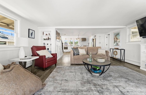 Scituate House | Soak in the Hot Tub! Water Views and Ocean Scent!