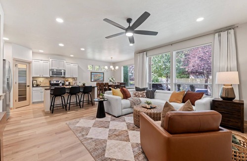 Meridian House | Soak Play Firepit Spa Game Room Sleeps 14