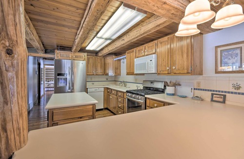 White Lake Cabin | Soak, Relax & Explore! Walk to Wolf River