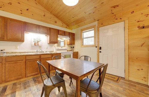 Cosby Cottage | Soaking Tub! Creekside Couples Haven in Cosby