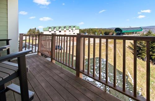 Edray Apartment | Soaring Eagle 203 Next To Slopes Underground Parking Hot Tubs Locker