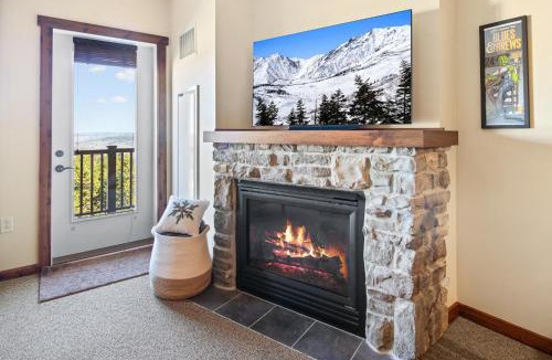Edray Apartment | Soaring Eagle 203 Next To Slopes Underground Parking Hot Tubs Locker