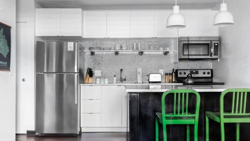 Rutledge Hill House | SoBro Guest House by AvantStay by AvantStay