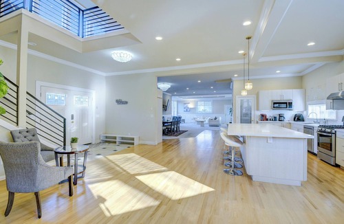 Federal Way House | Soccer Lovers Welcome: Seattle Area Home w/Views