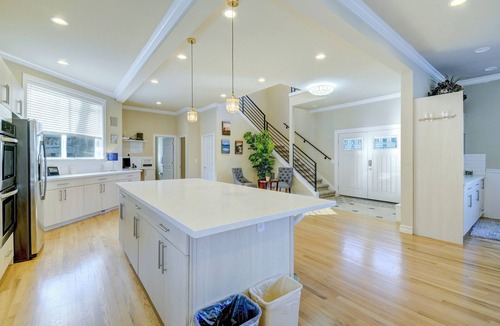 Federal Way House | Soccer Lovers Welcome: Seattle Area Home w/Views