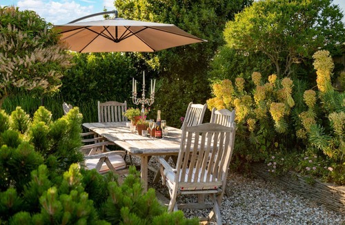 Pevensey House | Sociable Open Plan entertaining. and more.