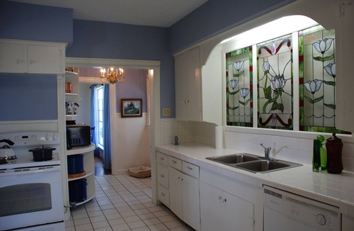 Damon House | Social Distance on a Texas Ranch, Pet Friendly