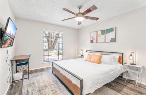 Dawson Apartment | SoCo Chic Apartment Suites Close to Downtown