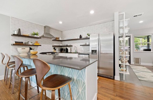 Dawson House | SoCo Groovy - Large Groups {New to Vrbo}