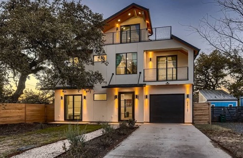 South Congress House | SoCo Modern Luxe New Build with Pool and Views