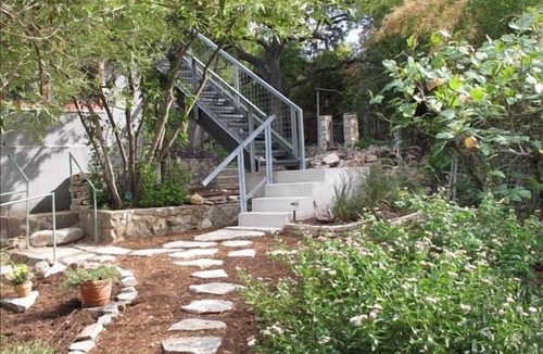 Travis Heights Apartment | Soco - Secluded 2 Bedroom Studio
