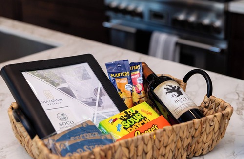 Greater South River City House | SoCo Social Club: Sleeps 14 w/Pool, Hot Tub Speakeasy