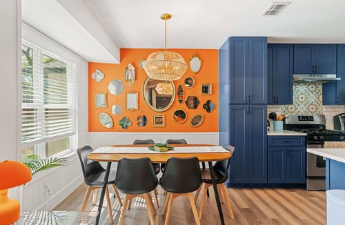 Austin House | SoCo & Zilker 3BR | Private Yard Retreat