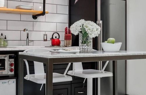 Oak Lawn Cottage | Socozyluxe Studio in Uptown/Oak Lawn - Check-in to Cozy & Checkout in Style!